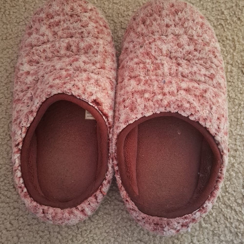 Secret Treasures Pink Fuzzy Slippers